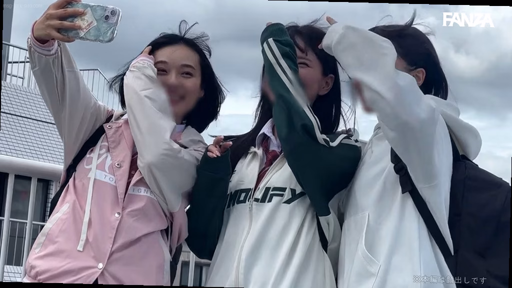 シーン2:乱交開始!制服美少女たちの本能が覚醒 1